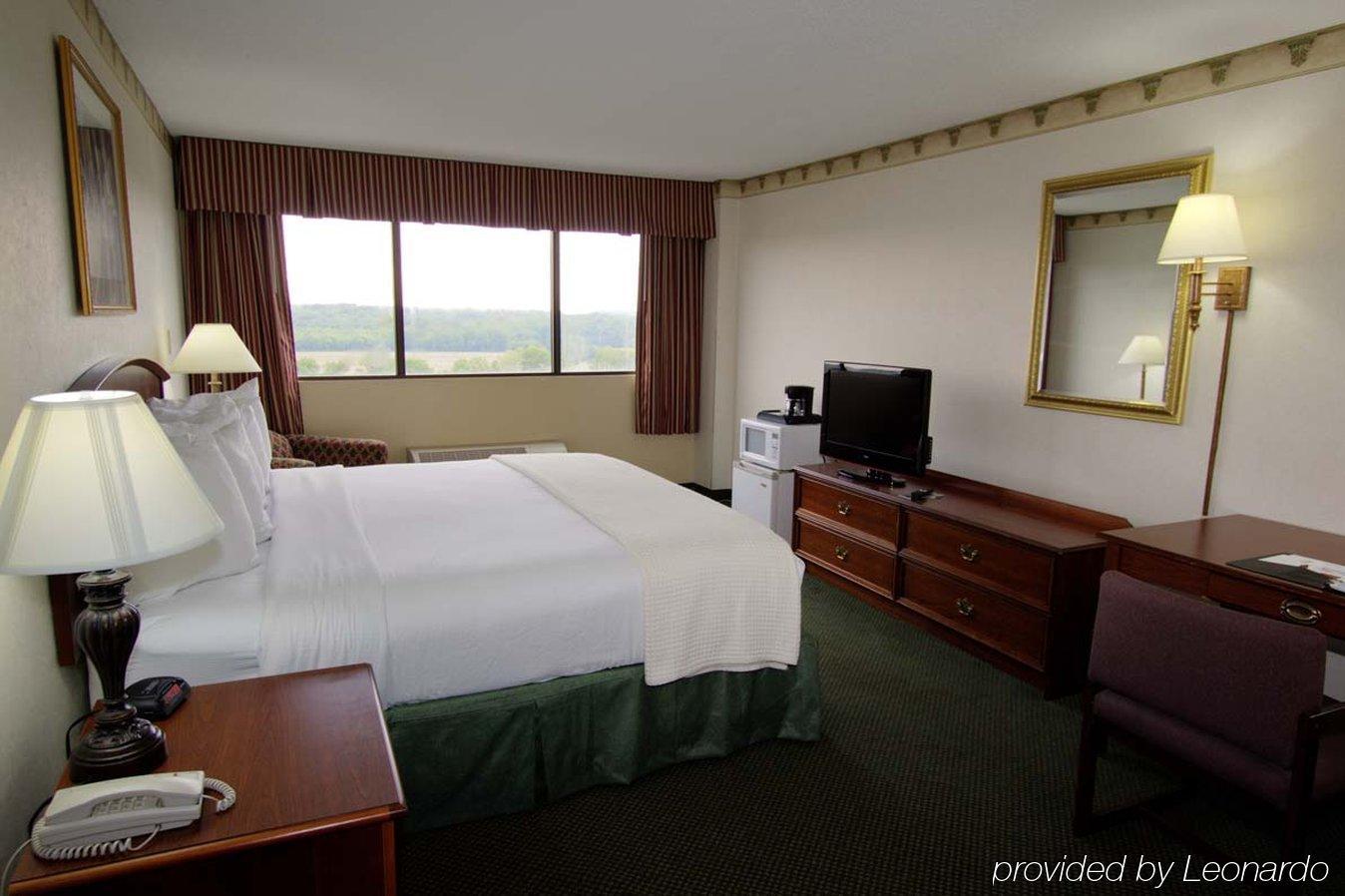 Doubletree By Hilton Clarksville Riverview Habitación foto